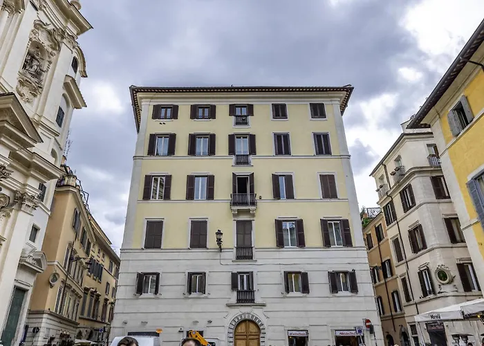 Piazza Della Maddalena View Roma